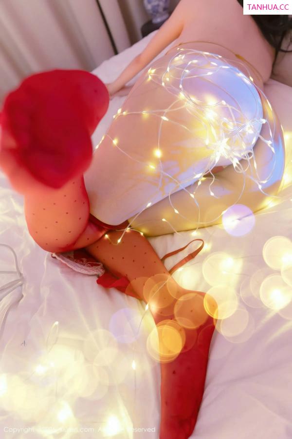   [XiuRen]高清写真图 2025.12.25 No.11154 汐汐爱吃草莓 红色情趣内衣第59张图片